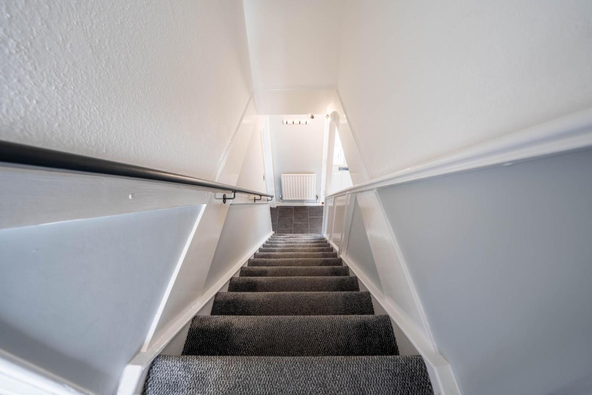 הורלי Gatwick Place - 4 Bed 2 Bath Self Contained House With Private Garden מראה חיצוני תמונה