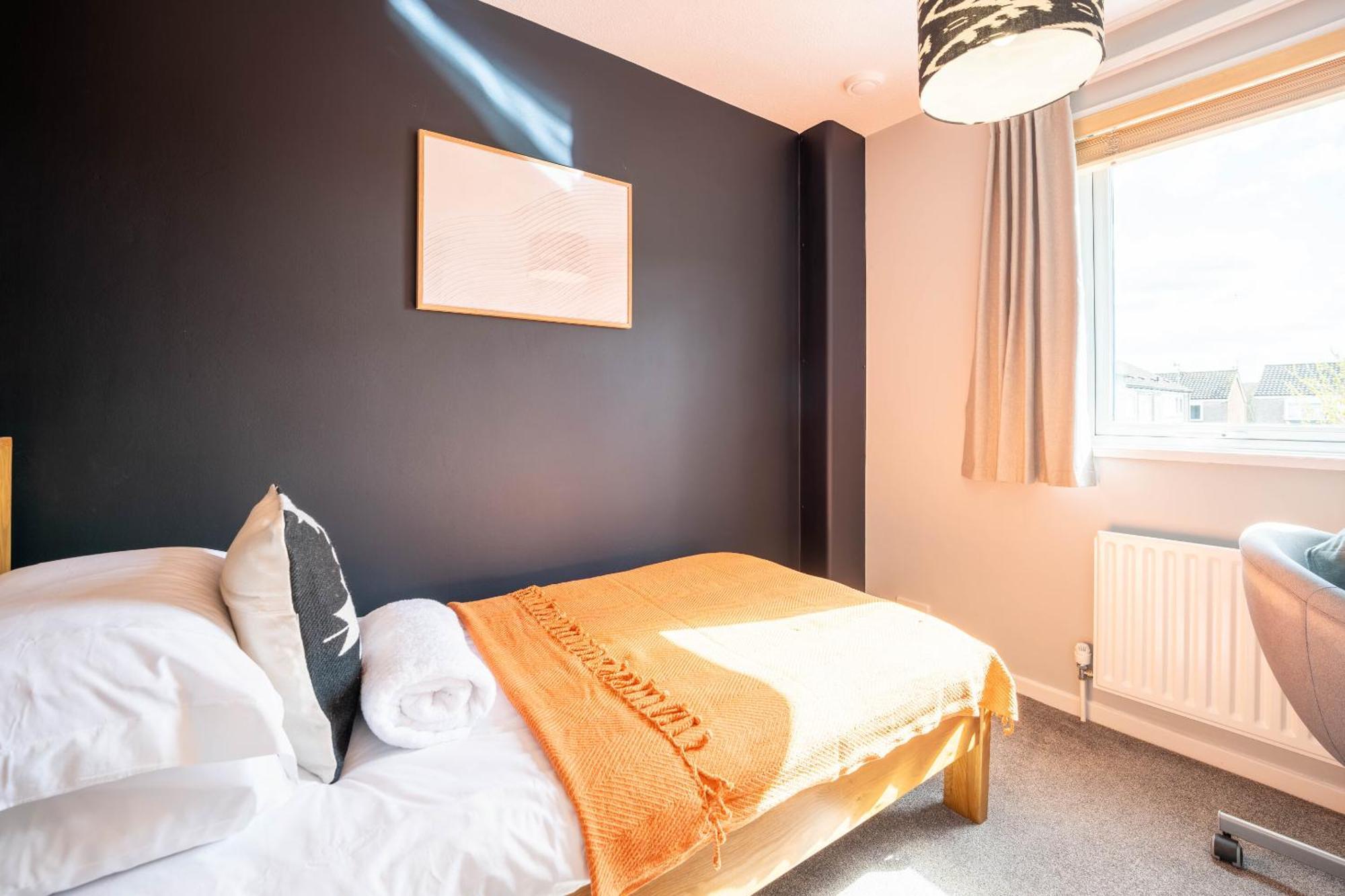 הורלי Gatwick Place - 4 Bed 2 Bath Self Contained House With Private Garden מראה חיצוני תמונה