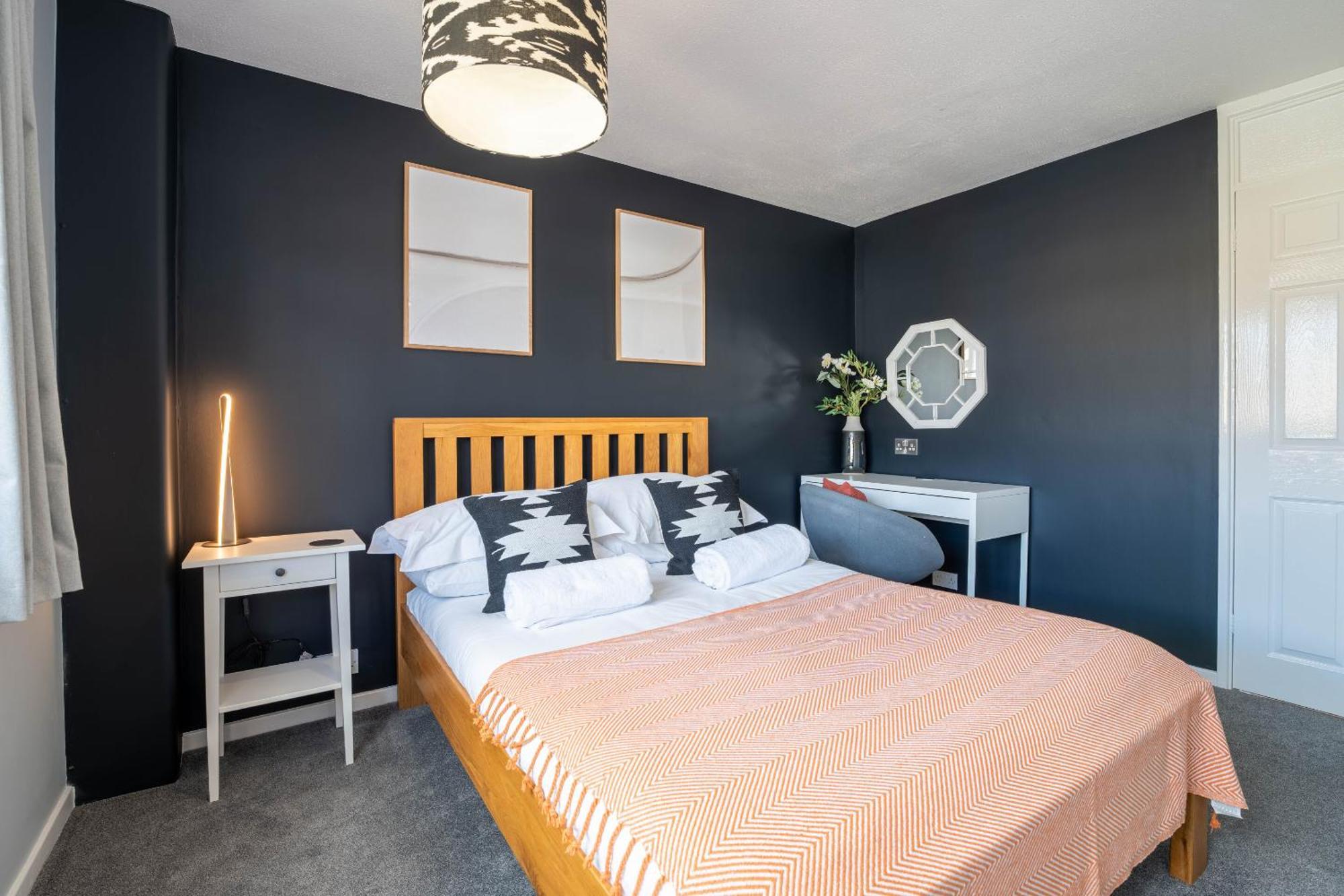 הורלי Gatwick Place - 4 Bed 2 Bath Self Contained House With Private Garden מראה חיצוני תמונה