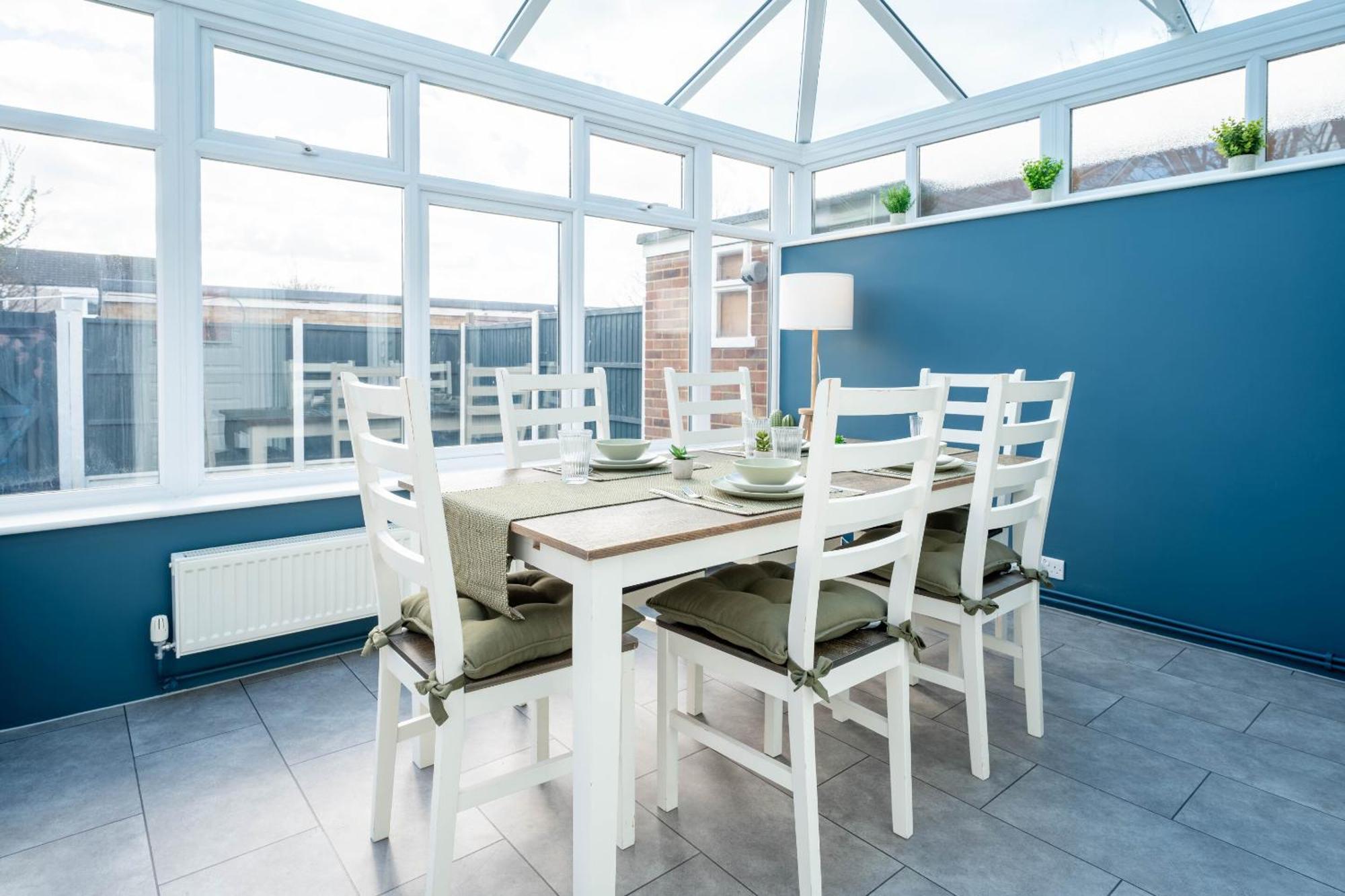 הורלי Gatwick Place - 4 Bed 2 Bath Self Contained House With Private Garden מראה חיצוני תמונה